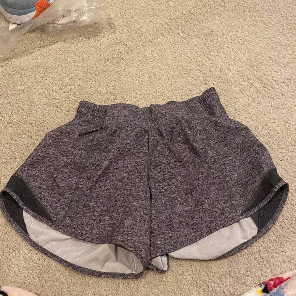 lululemon hotty hot 4 inch shorts